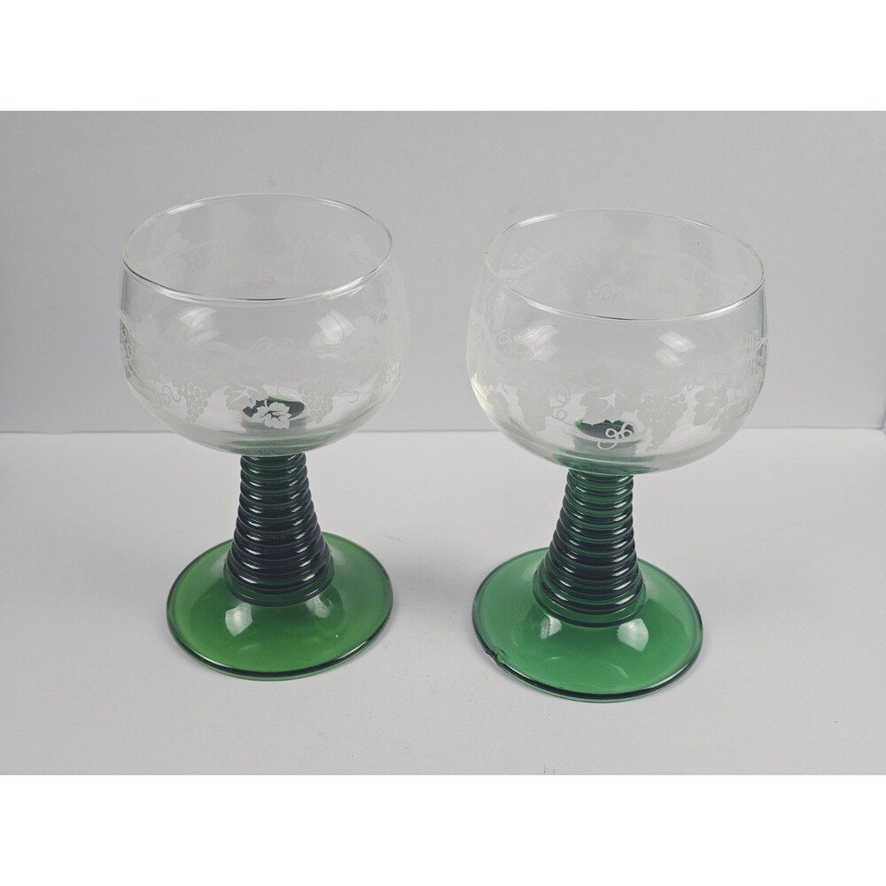 Vintage French Luminarc Green Beehive Stemmed Grape Etched VCA Wine Glasses - 2